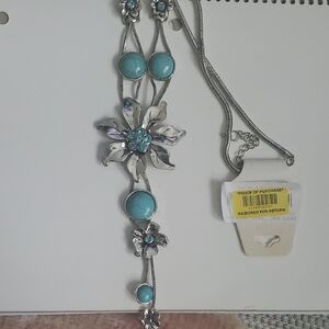 Pretty Silver and Turquoise Floral Necklace!